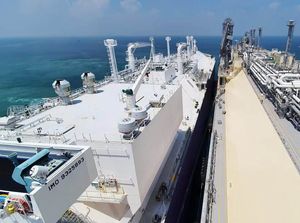 Kapal FSRU Jawa Satu Terima Kargo LNG dari Kapal LNGC Tangguh Towuti Kapal FSRU Jawa Satu Terima Kargo LNG dari Kapal LNGC Tangguh Towuti