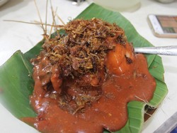 Lamak Bana! Sate Padang Khas Pariaman Berkat Doa Ibu di Margonda