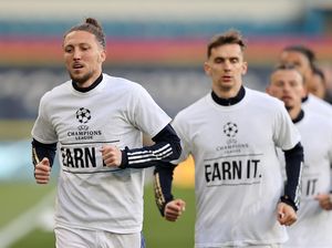 Pemain Leeds United Pakai Kaus Sindir European Super League