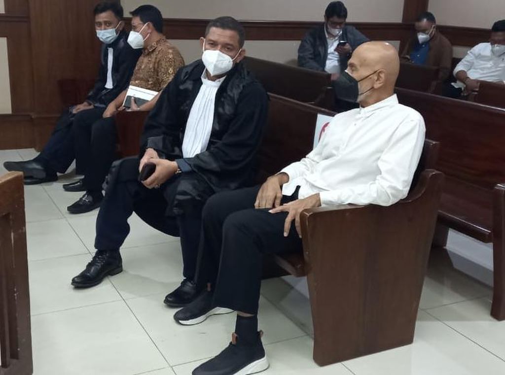 Mark Sungkar Kecewa Divonis 1,5 Tahun Sebagai Tahanan Kota di Kasus Korupsi