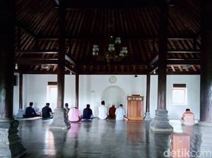 Melihat Masjid Sunan Pandanaran di Klaten Melihat Masjid Sunan Pandanaran di Klaten