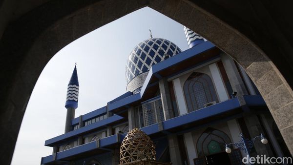 Megahnya Masjid Al Azhar di Kalimalang