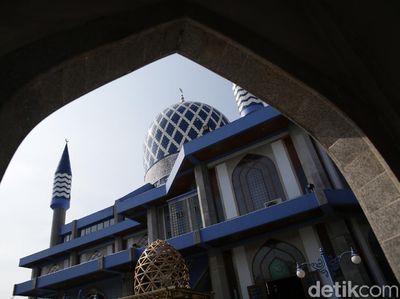 Megahnya Masjid Al Azhar di Kalimalang