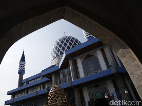 Megahnya Masjid Al Azhar di Kalimalang