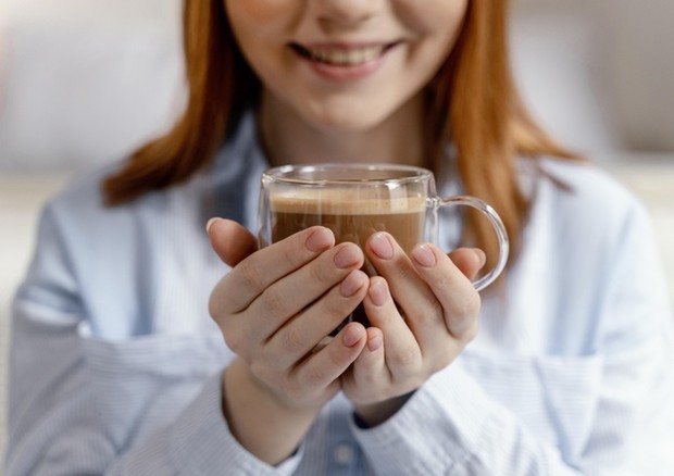 Minuman Berkafein/Foto: freepik.com Sebelum tidur, hindari minuman berkafein.
