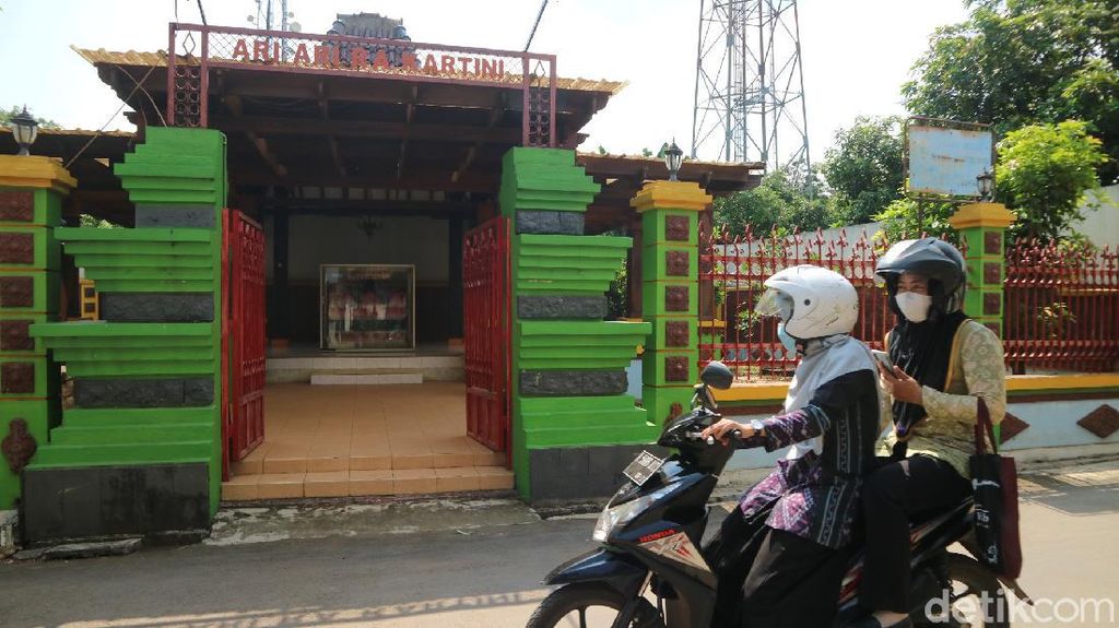 Menyambangi Monumen Ari-ari RA Kartini di Jepara Menyambangi Monumen Ari-ari RA Kartini di Jepara