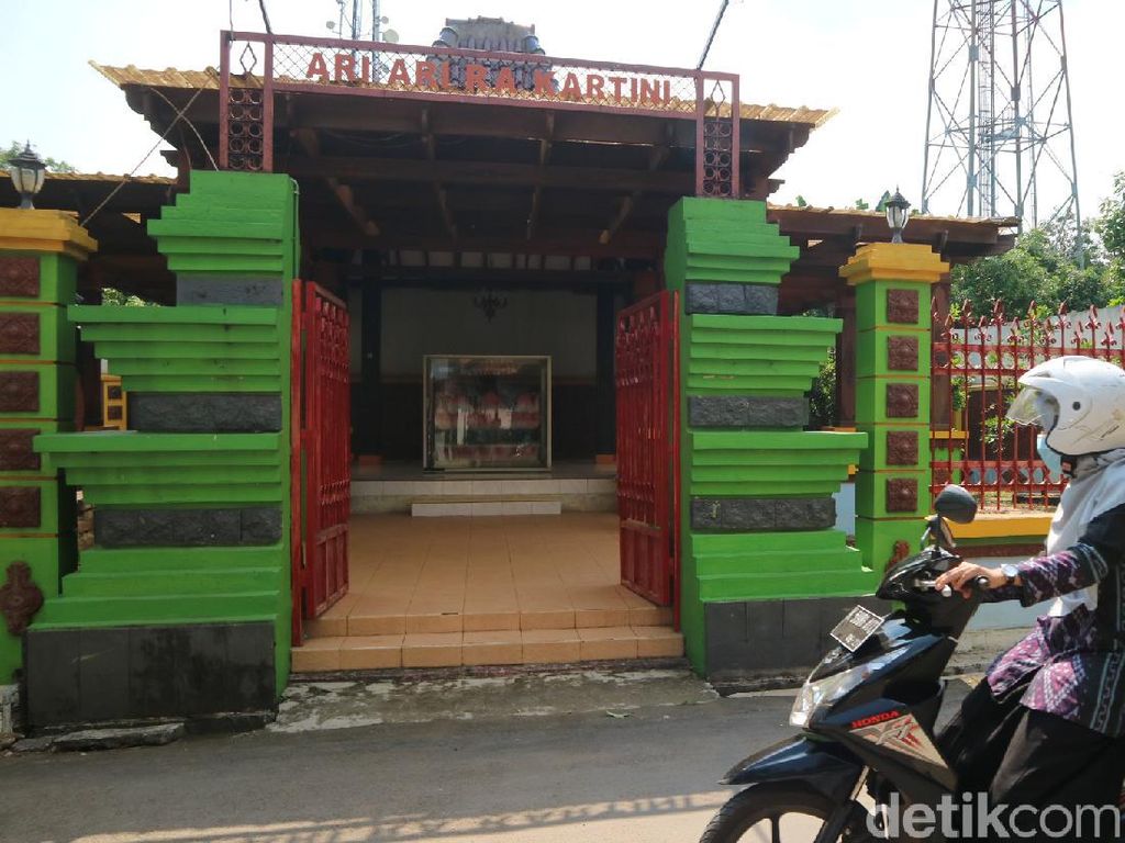 Menyambangi Monumen Ari-ari RA Kartini di Jepara