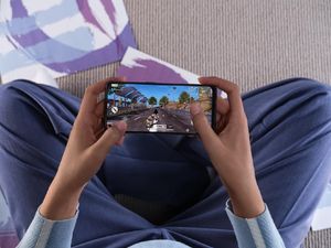 Resmi Hadir di Indonesia, OPPO A74 Cocok buat Gamer Ngabuburit