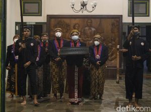 Momen Pataka Kartini Dipamerkan Jelang Peringatan Hari Lahirnya Momen Pataka Kartini Dipamerkan Jelang Peringatan Hari Lahirnya