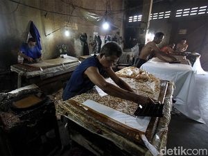 Perajin Batik di Solo Kebanjiran Orderan Selama Ramadhan Perajin Batik di Solo Kebanjiran Orderan Selama Ramadhan