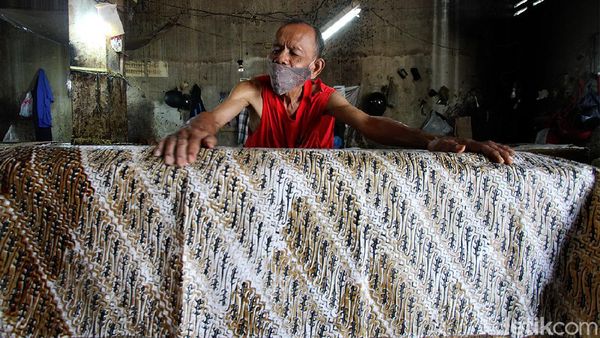 Penjualan Sarung Batik Solo Meroket