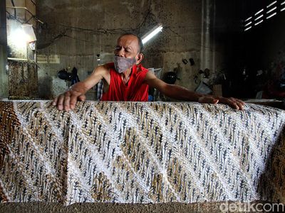 Penjualan Sarung Batik Solo Meroket