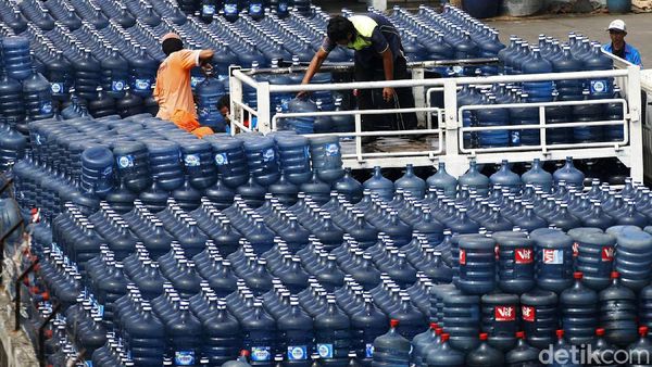 Berkaca Pada Riset Mikroplastik yang Ada di Air Minum Dalam Kemasan