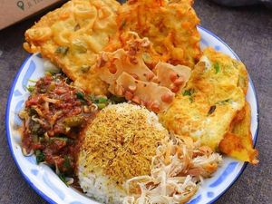 5 Rekomendasi Warung Pecel Tenda yang Punya Lauk Lengkap dan Enak