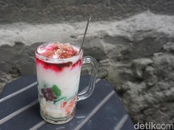 Dari Sampang Cak Imam Sukses Jualan Es Doger Krapyak yang Laris Manis