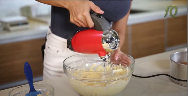 Source: youtube.com/Farah Quinn/kocok dengan mixer kocok dengan mixer