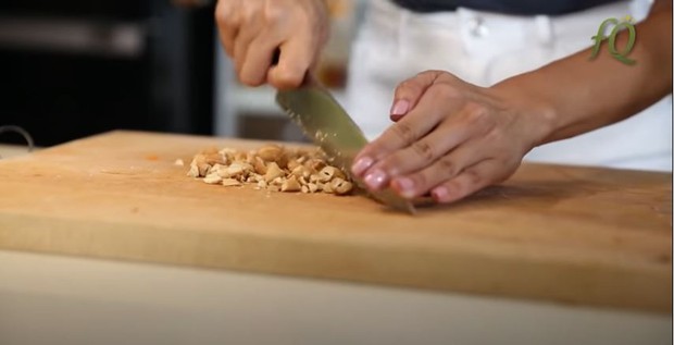 Source: youtube.com/Farah Quinn/potong kasar kacang mete potong kasar kacang mete