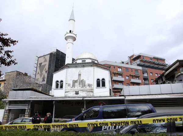 Suasana Masjid di Albania Pasca Penusukan