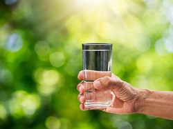 Minum Sambil Berdiri, Bolehkah dalam Islam?