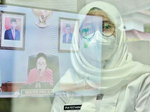 Bupati Ipuk Tulis Surat dan Bagi-bagi Alat Usaha ke Perempuan Korban Kekerasan