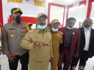 Bupati Puncak Tantang KKB Perang Terbuka Lawan TNI-Polri! Bupati Puncak Tantang KKB Perang Terbuka Lawan TNI-Polri!