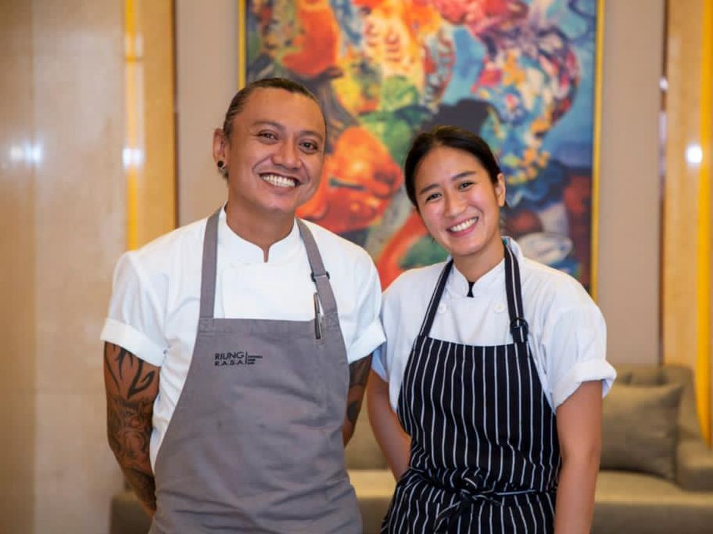 Chef Renatta dan Chef Maxie Meracik Ikan Arsik dan Sate Padang yang Spesial
