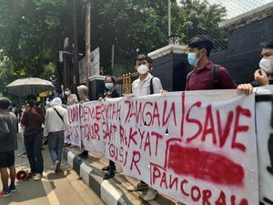 Sengketa Lahan Pertamina, Warga Pancoran Demo di PN Jaksel Tolak Digusur Sengketa Lahan Pertamina, Warga Pancoran Demo di PN Jaksel Tolak Digusur