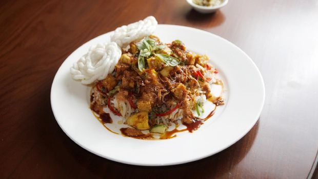 Indonesian Traditional Food Named Lengko Rice