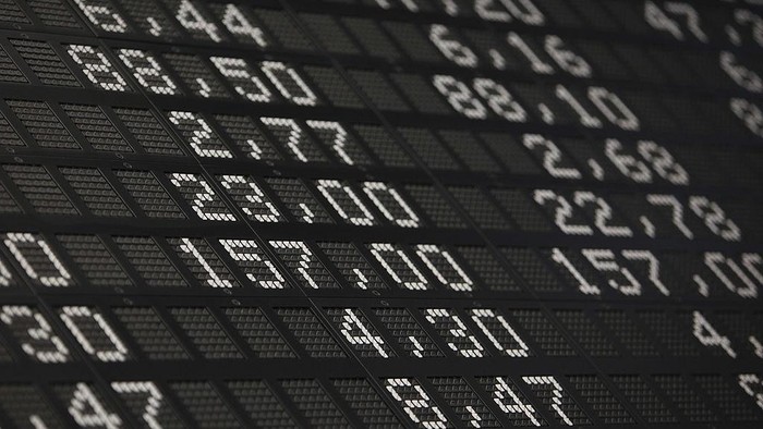 FRANKFURT AM MAIN, GERMANY - FEBRUARY 10:  An Index board is pictured during a trading session at the Frankfurt Stock Exchange on February 10, 2011 in Frankfurt am Main, Germany. According to media reports Deutsche Boerse, which owns the Frankfurt exchange, is in talks to buy NYSE Euronext, which owns the New York Stock Exchange as well as exchanges in Paris, Lisbon, Amsterdam and Brussels. Should the acquisition go through the new company would be home to publicly traded companies worth USD 15 trillion, or about 28 percent of global stock-market value.  (Photo by Ralph Orlowski/Getty Images)