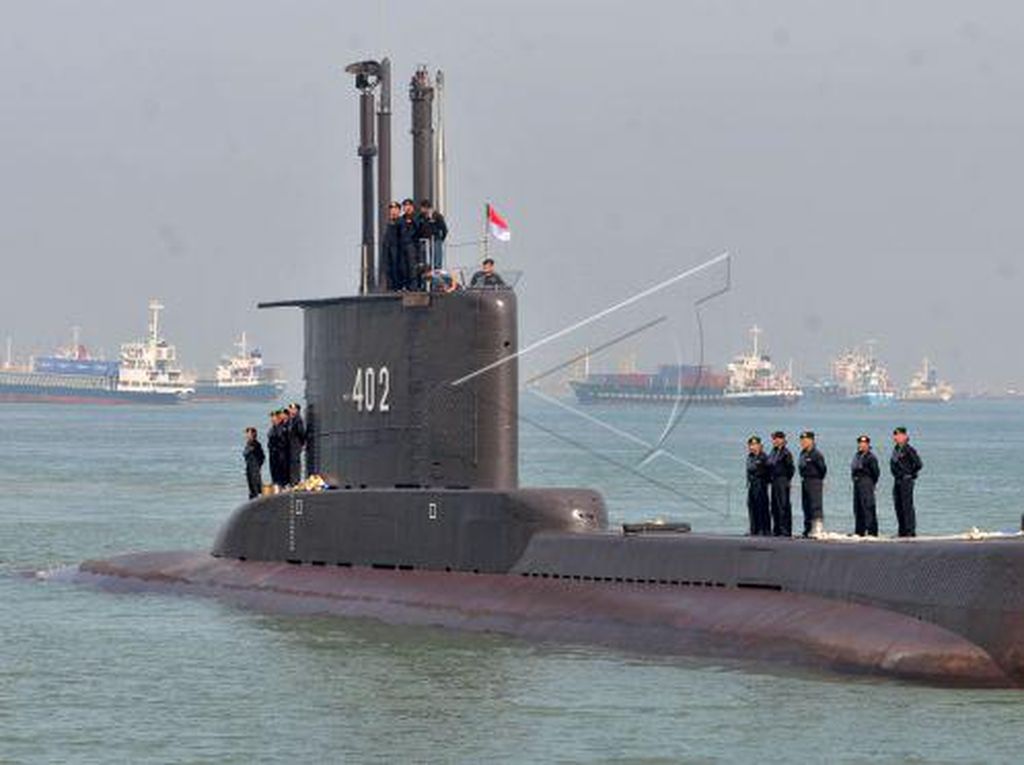 Harapan Oksigen KRI Nanggala-402 Bisa 5 Hari Bertahan Harapan Oksigen KRI Nanggala-402 Bisa 5 Hari Bertahan