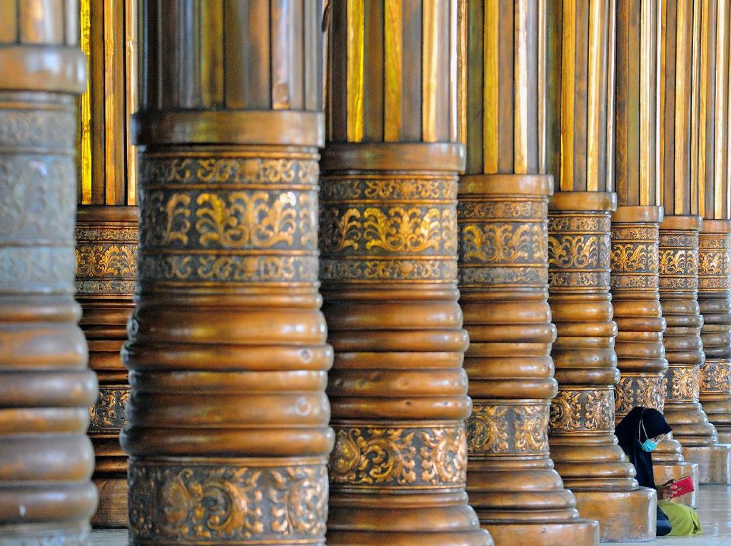 Melihat Masjid Seribu Tiang di Jambi Melihat Masjid Seribu Tiang di Jambi