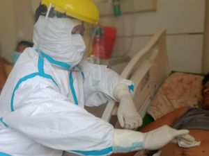 Nakes Wanita di Tengah Pandemi, Antara Keluarga-Tugas Bertaruh Nyawa