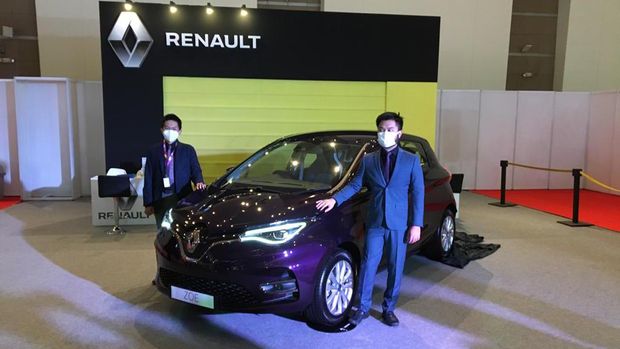 Mobil listrik Renault Zoe diperkenalkan di IIMS, 15 April 2021.
