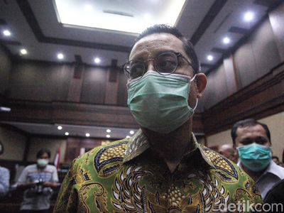 Momen Eks Mensos Juliari Batubara Didakwa Terima Suap Bansos