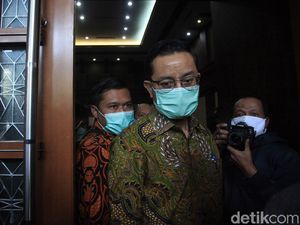 Hakim Peringatkan Juliari Batubara: Jangan Berpikir Kami Bisa Disuap Hakim Peringatkan Juliari Batubara: Jangan Berpikir Kami Bisa Disuap