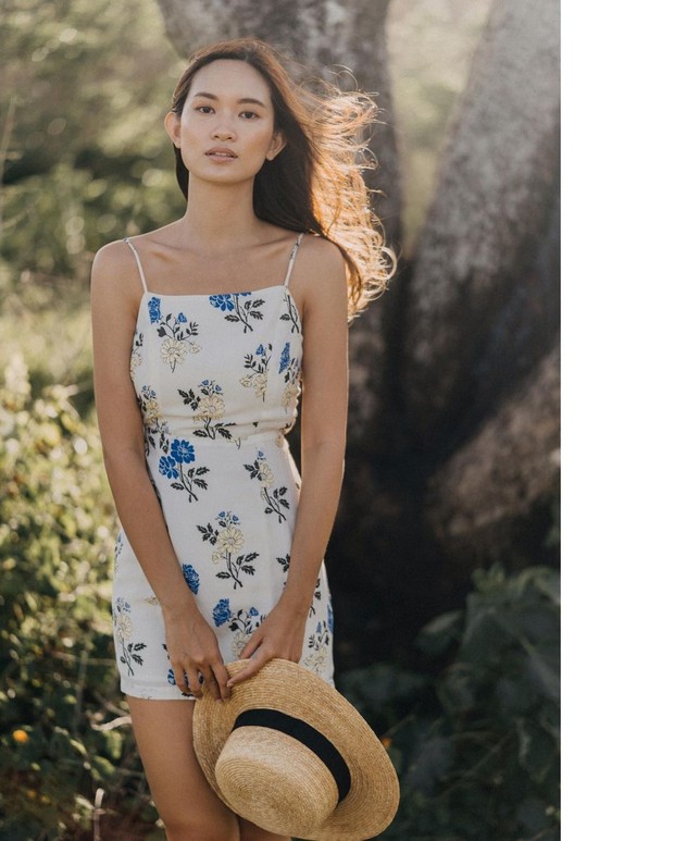 Ide outfit serba putih ala Danelle Ilene.