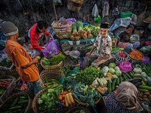 Vaksinasi Pedagang Tumbuhkan Rasa Aman Belanja di Pasar