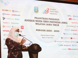 Hadiri Pelantikan AMSI Jatim, Khofifah Ajak Kolaborasi dengan KEK Singhasari