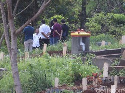 PHL Mogok, Jenazah COVID-19 di TPU Cikadut Bandung Dipikul Keluarga