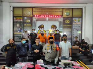 Maling Spesialis Rumah Kosong di Tangsel Diciduk Usai 150 Kali Aksi Maling Spesialis Rumah Kosong di Tangsel Diciduk Usai 150 Kali Aksi