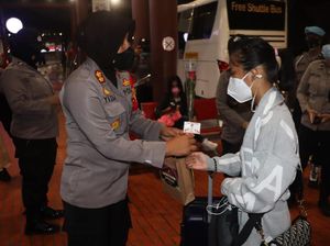 Cara Beda Polwan Bandara Soekarno-Hatta Peringati Hari Kartini Cara Beda Polwan Bandara Soekarno-Hatta Peringati Hari Kartini