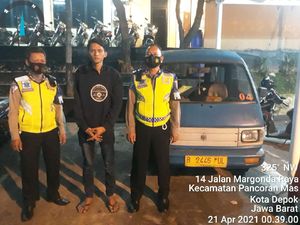 Bikin Ngeri Penumpang, Sopir Angkot Mabuk dan Ugal-ugalan di Depok Bikin Ngeri Penumpang, Sopir Angkot Mabuk dan Ugal-ugalan di Depok