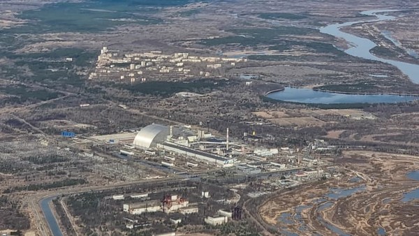 Terbang di atas Chernobyl