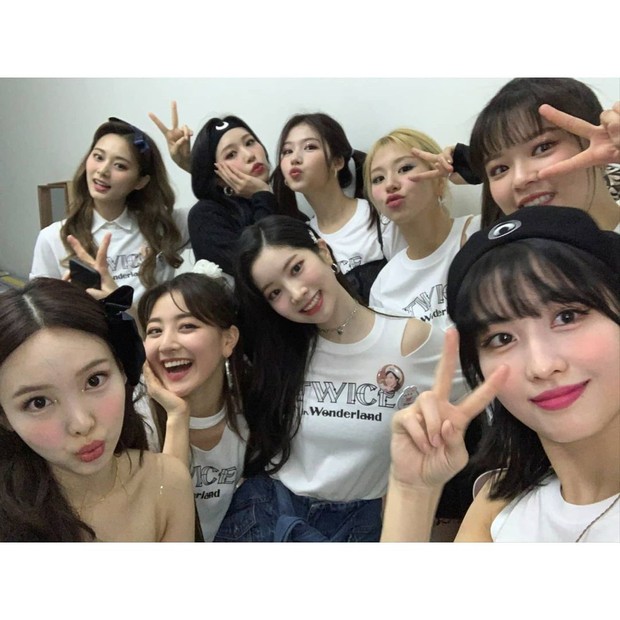 Potret terbaru dari grup TWICE