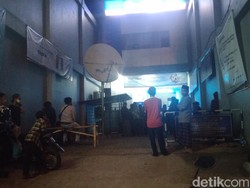 Cerita Warga Pandeglang Antre Tengah Malam Demi BLT Rp 1,2 Juta