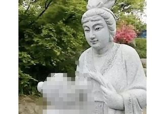 Banjir Kritik, China Bongkar Patung Wanita Menyusui Ibu Mertua