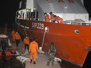 Basarnas Kerahkan Kapal untuk Cari KRI Nanggala-402 Basarnas Kerahkan Kapal untuk Cari KRI Nanggala-402