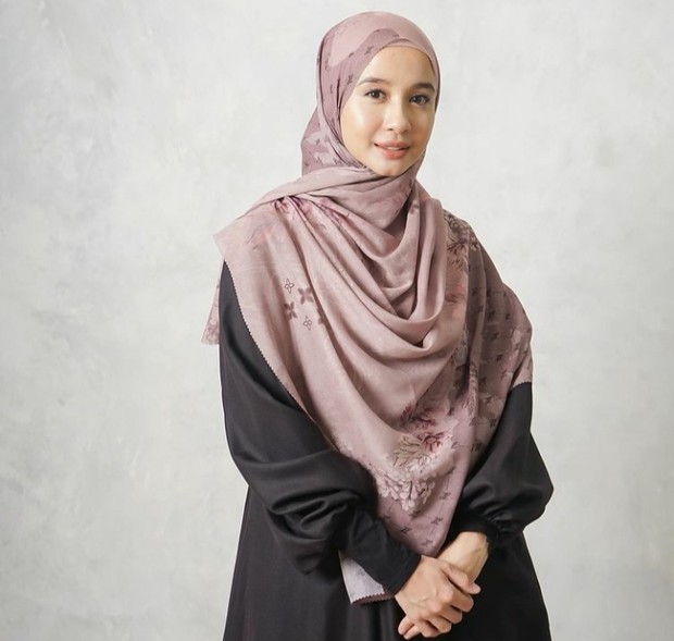Foto: Laudya Cynthia Bella/instagram.com/laudyacynthiabella 6 Brand Hijab Motif Artis