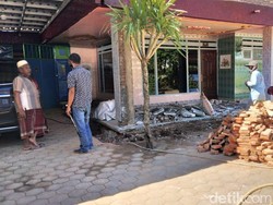 Densus 88 Tangkap Terduga Jaringan Penjual Senpi Ilegal di Malang