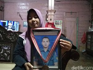 Ini Harapan Keluarga Letda Munawir Kru KRI Nanggala-402 Asal Rembang Ini Harapan Keluarga Letda Munawir Kru KRI Nanggala-402 Asal Rembang